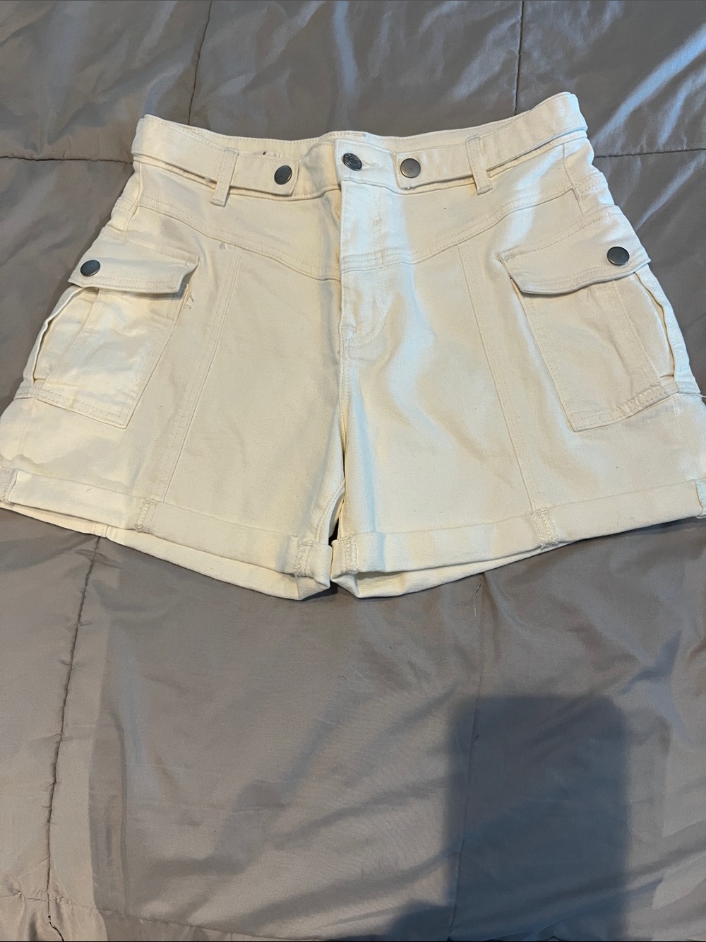 Vigoss Cream Cargo Pocket Shorts size 29